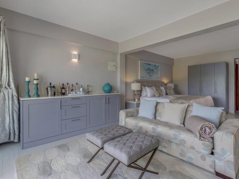 Mount Hartman Estate , L'Ance Aux Epines , Mount Hartman Bay  