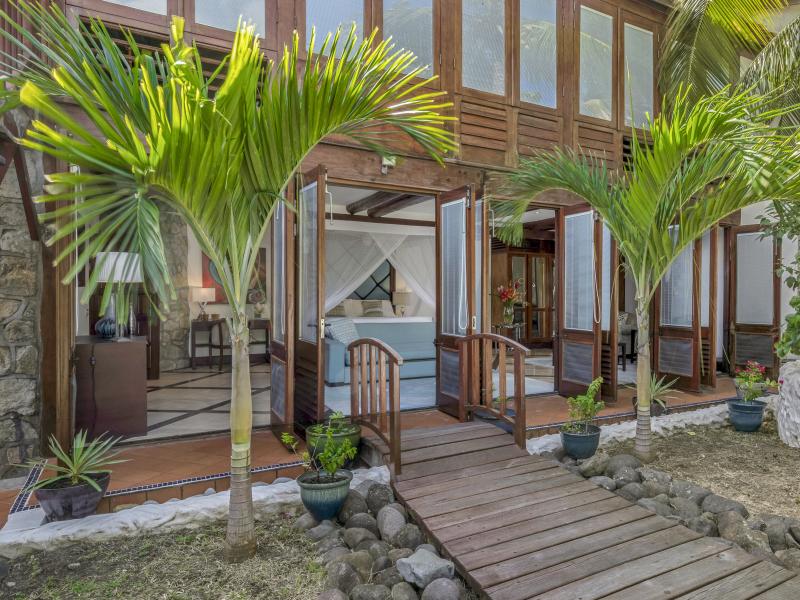 Mount Hartman Estate , L'Ance Aux Epines , Mount Hartman Bay  